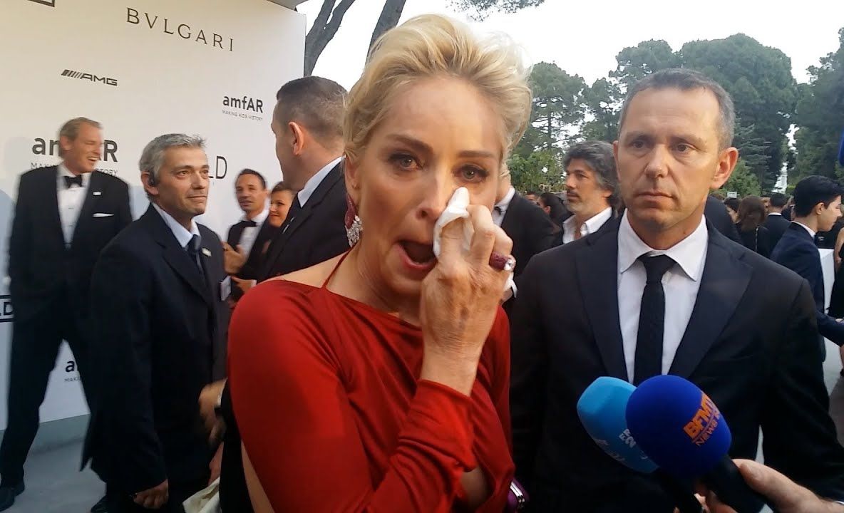 Sharon Stone, în lacrimi: "Am fost uitată, aşa cum a fost prinţesa Diana"