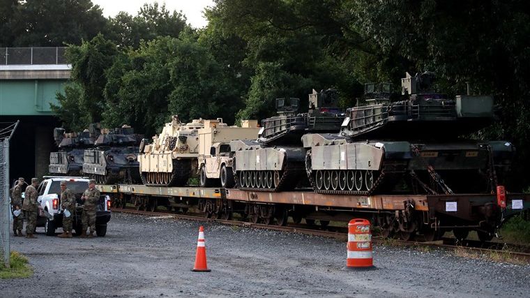 Visul lui Trump, împlinit. Tancuri la Washington, de ziua Statelor Unite