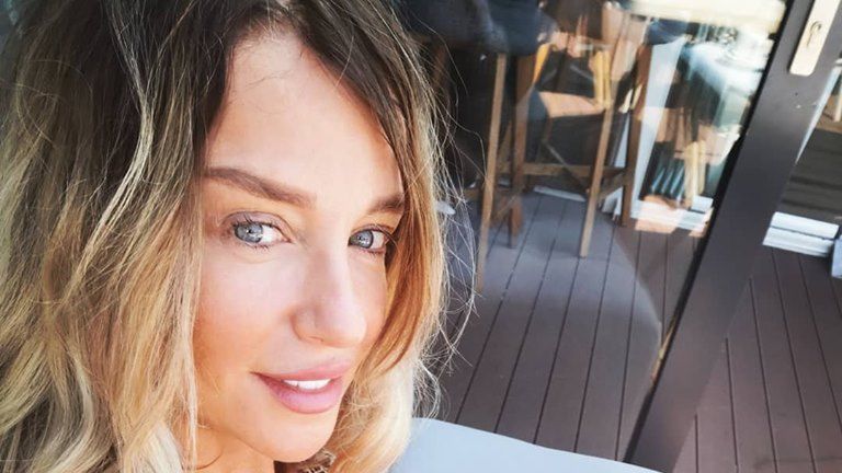 Tania Budi, în costum de baie la 51 de ani - FOTO