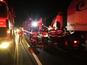 Accident cumplit, cu 3 TIR-uri, pe DN 1: o victimă