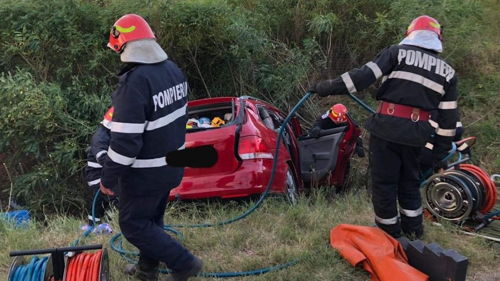 Elicopter SMURD, chemat pe A1. Doi copii gemeni, printre victimele accidentului 