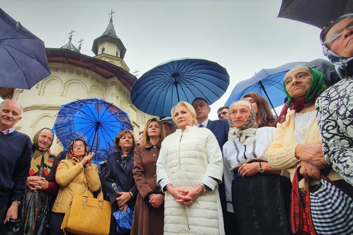 Cu ce gânduri a plecat Dăncilă de la Putna: Sper că ura va fi însoțită de solidaritate