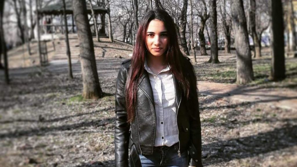 Caracal, orașul groazei. O fată de 15 ani, atacată. Poliția o amenință pe fată că o amendează