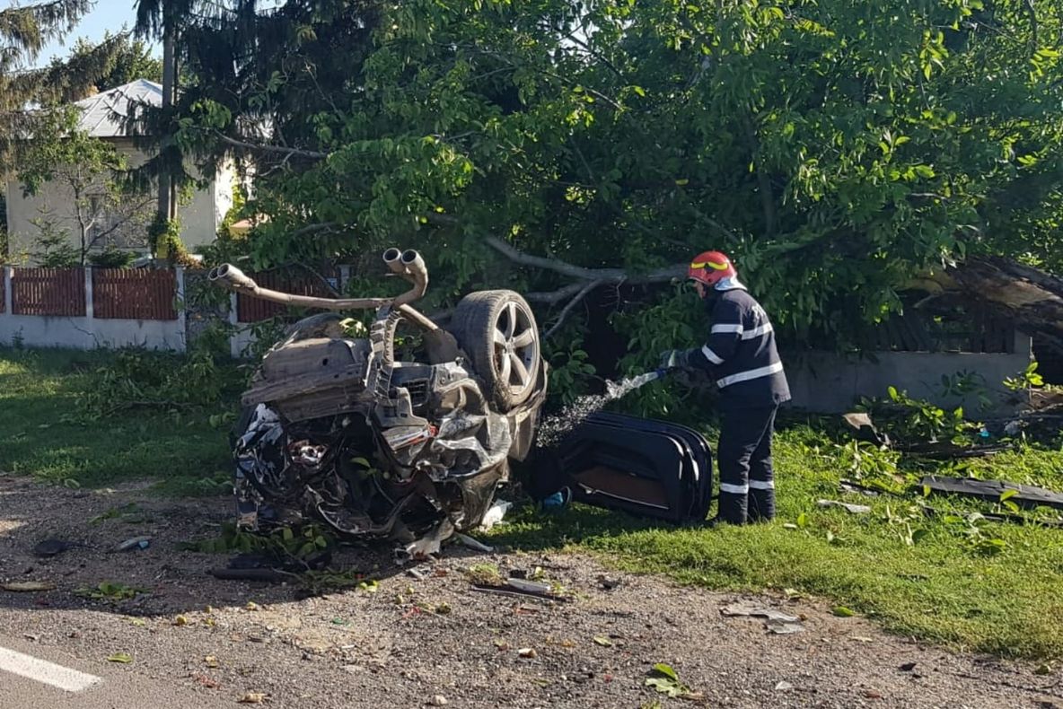 Accident teribil pe DN 7, la Gura Foii. Două persoane au decedat