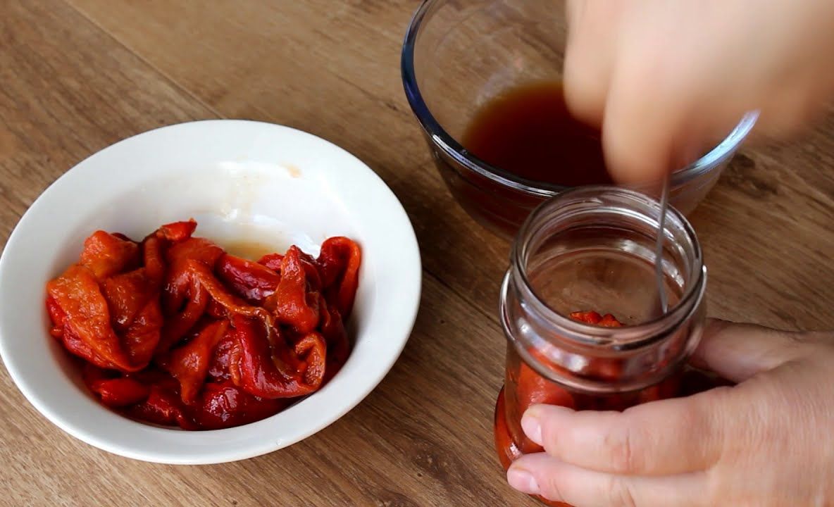 Orice gospodină trebuie să afle asta: Secretul neştiut despre banalii ardei copţi