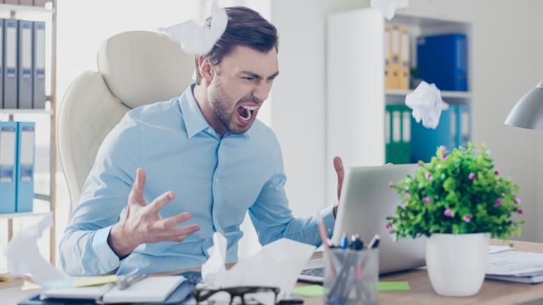 Cum îți dai seama dacă pe internet te cerți cu o femeie sau un bărbat?