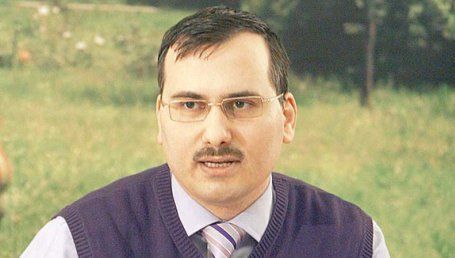 Preşedintele Asociaţiei T.A.T.A, arestat pentru 30 de zile, sub acuzația de viol asupra fiicei sale 