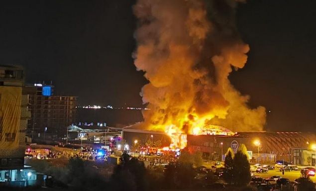 Club de lux din Mamaia, mistuit de flăcări. Fostul Bamboo a ars din cauza unui aragaz