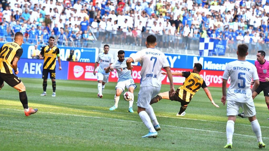 VIDEO | Oltenii, campionii ratărilor la Atena! AEK merge mai departe în Liga Europa