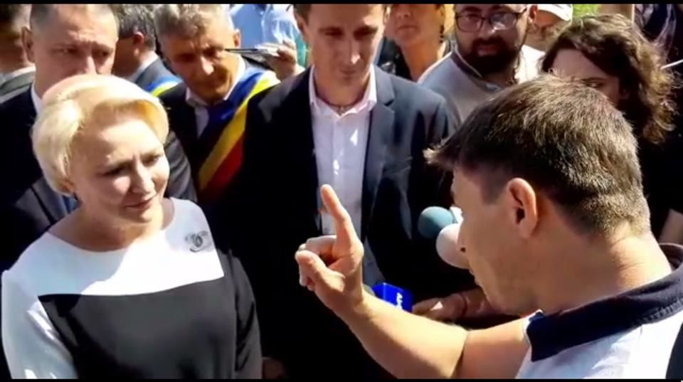 Viorica Dăncilă, întrebată cum a venit de la București: "Dar de ce vă interesează acest lucru?"