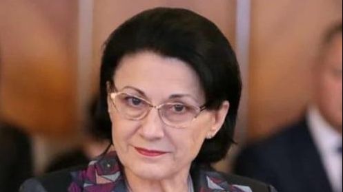 Klaus Iohannis a semnat plecarea Ecaterinei Andronescu de la Educație. Breaz - interimar