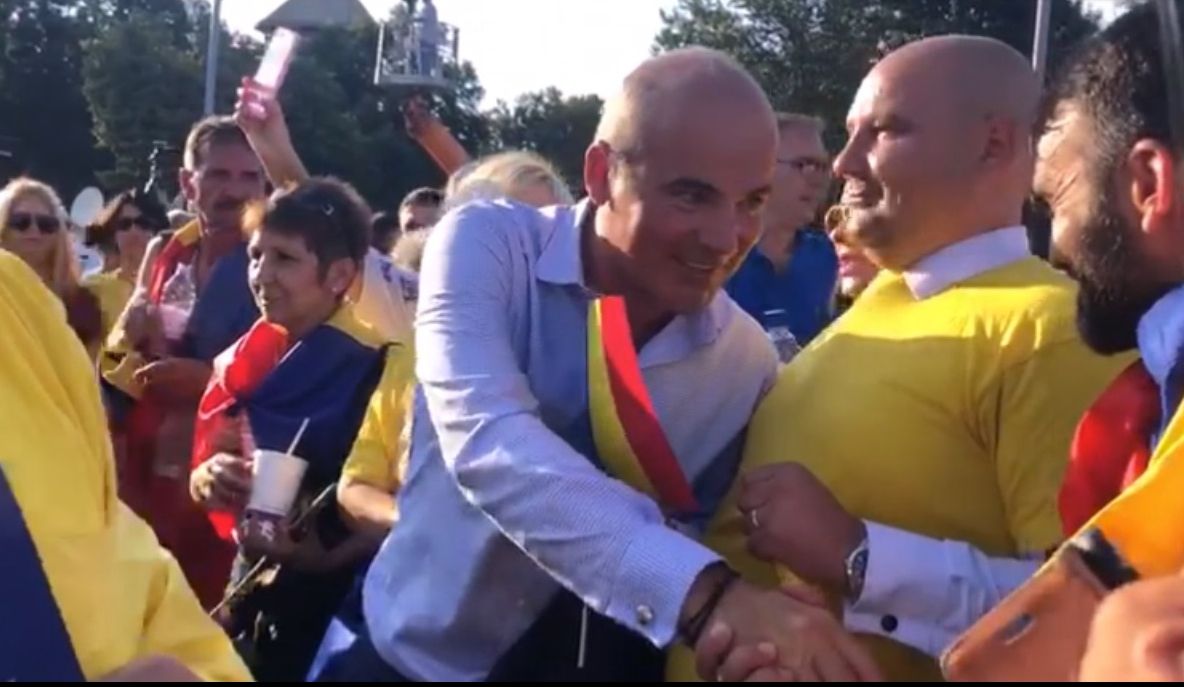 Ce politicieni au fost la protestul din Piața Victoriei + mesajul lui Rareș Bogdan