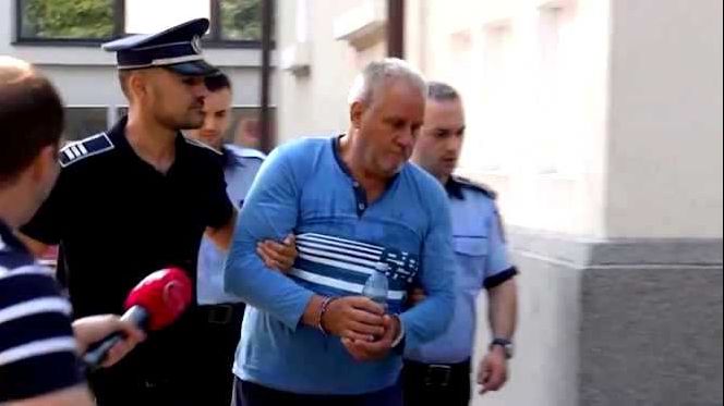 Criminaliștii au reluat perchezițiile la casa lui Dincă. Anchetatorii fac radiografia solului