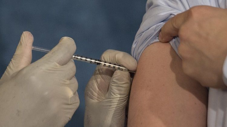 Inteligența artificială a creat, în premieră, un vaccin împotriva gripei