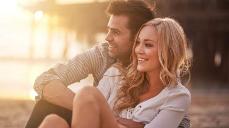 Cum afli dacă te iubește cu adevărat sau ești doar un moft trecător? Semnele la care trebuie să fii atent