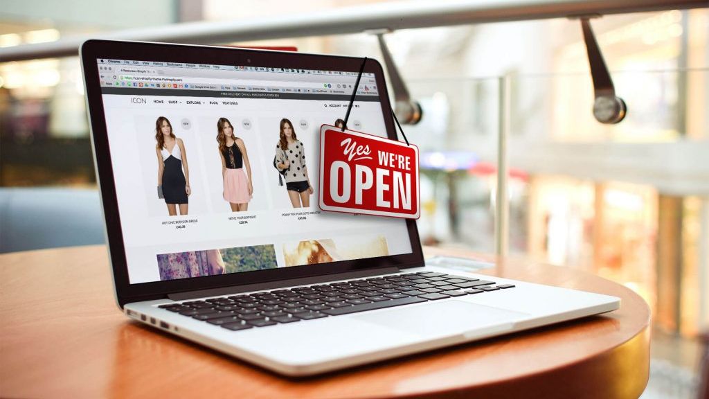 Experții avertizează: Shoppingul online va exploda în perioada următoare, mare atenție la hackeri!