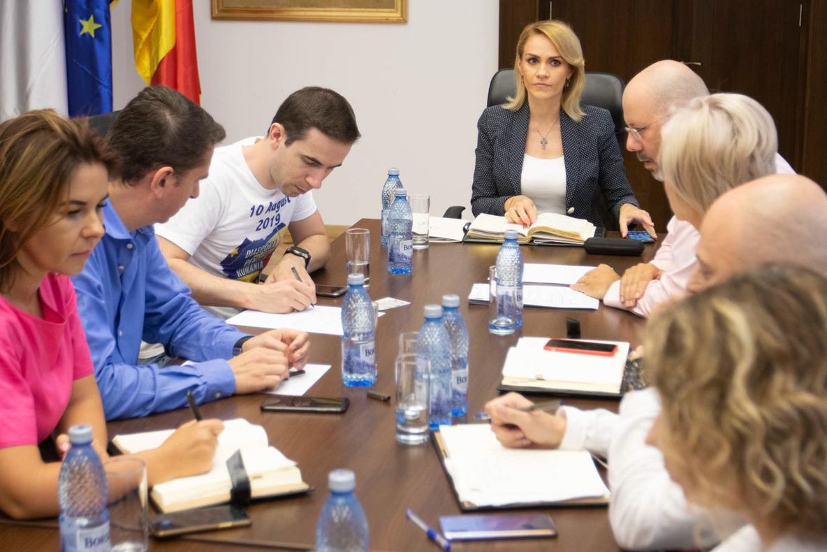 Cum susține Primăria Capitalei protestul diasporei: 10.000 sticle de apă, 100 de toalete ecologice