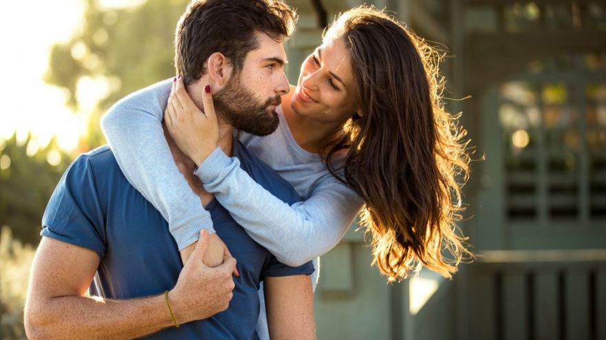 Sapiosexualitatea: noul tip de atracţie sexuală preferat tot mai mult de hipioţi