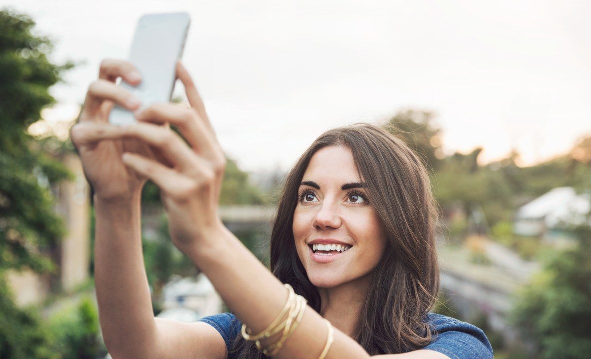 Nebunia selfie-urilor în generația tânără ar putea avea și un scop practic. Ce au descoperit special