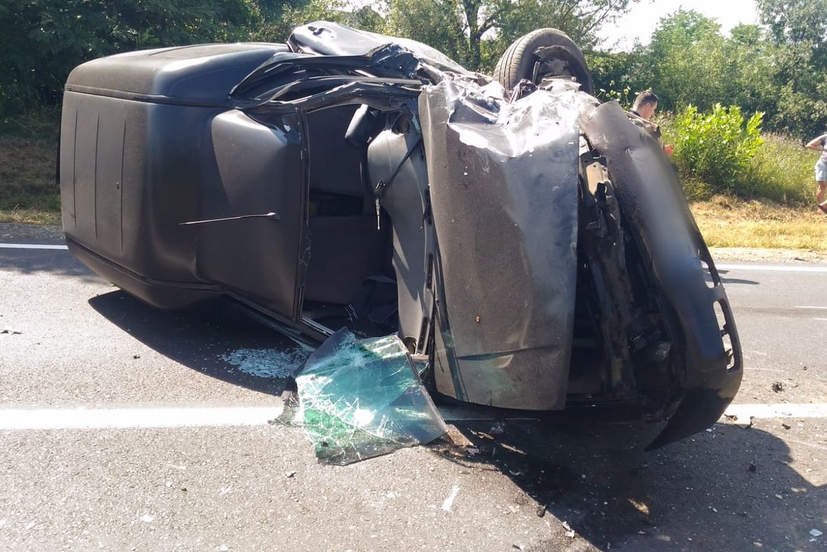 Accident cumplit, în jud. Suceava: două victime, trei mașini făcute praf