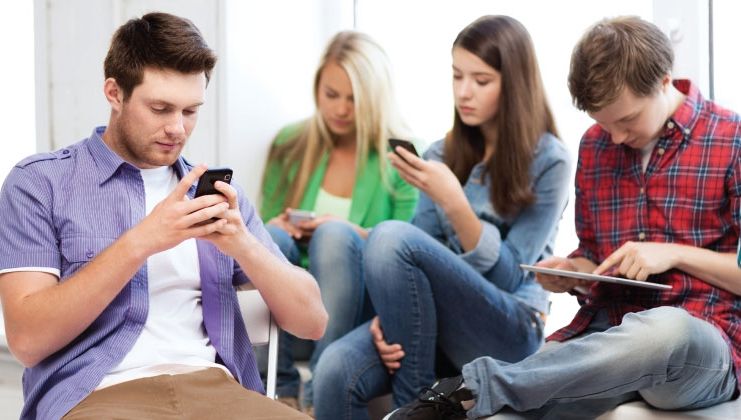 Statul prelungit pe internet ar putea afecta iremediabil modul în care funcționează sistemul cardiac