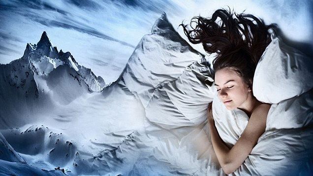 Interpretarea VISELOR. Ce înseamnă atunci când visezi apă? Poate avea atât o semnificație pozitivă cât și una negativă 