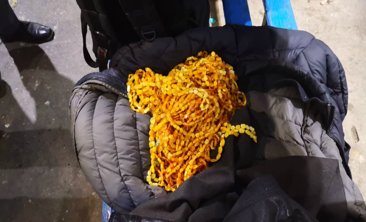 Descoperire șocantă pe corpul unui turc care intra în România. Vameșii au rămas fără cuvinte