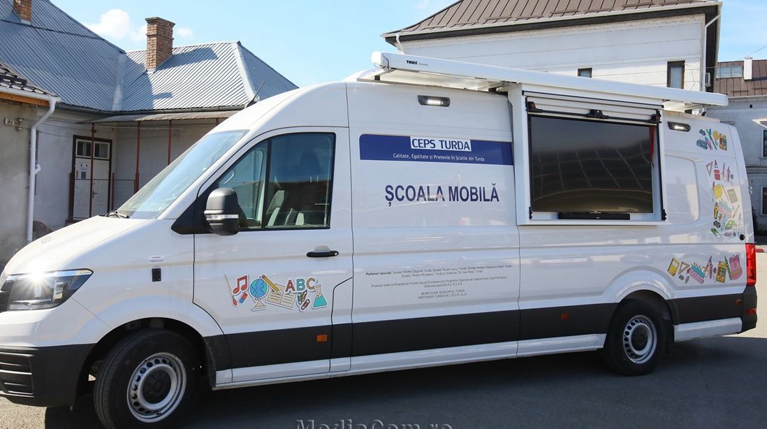Cum arată prima Școală mobilă din România