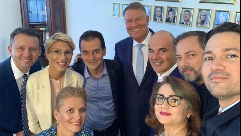 Liberalii, în ședință. Iohannis, alături de Tăriceanu