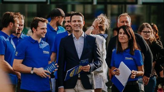 Secretarul general al PNL, Robert Sighiartău: Pentru Iohannis au semnat 2,2 milioane de români (P) 