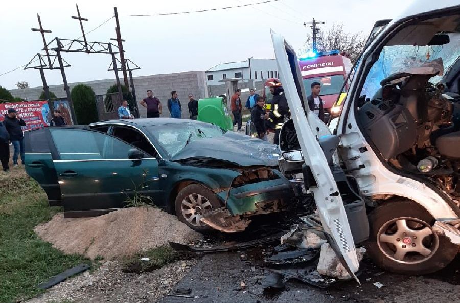 Grav accident în Lugoj: șapte persoane implicate, inclusiv patru copii