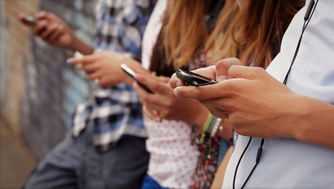 Cea mai mare schimbare pe care a produs-o internetul se vede cel mai bine la tineri