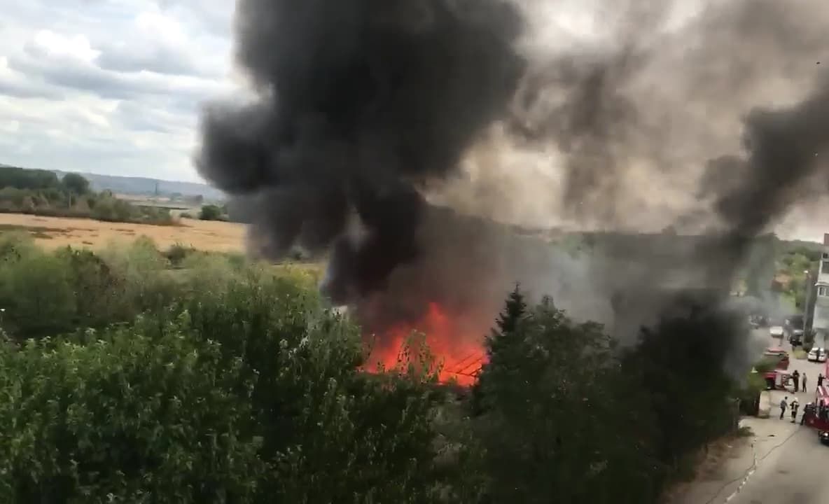 Incendiu puternic în orașul Pitești ALERTĂ