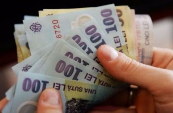 Aglomerație mare la taxe și impozite în Capitală