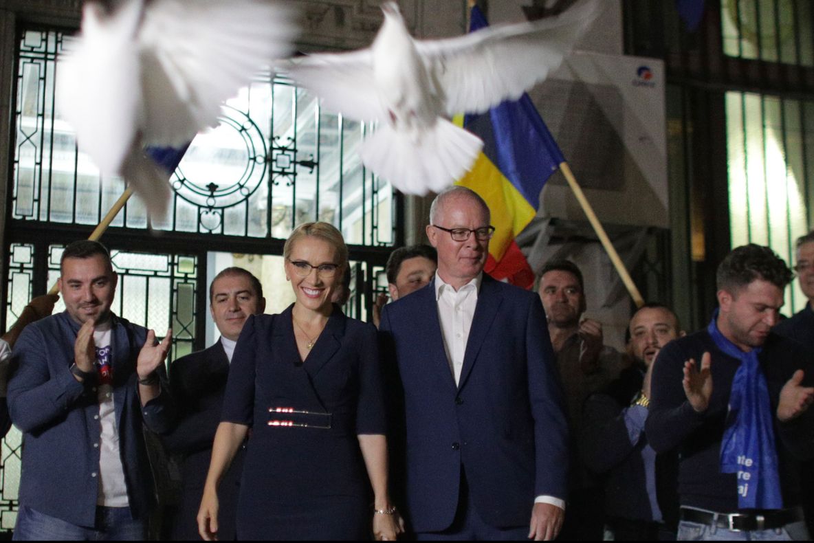 Ramona-Ioana Bruynseels, la prezidențiale printre porumbei albi. Ce a spus de Klaus Iohannis 