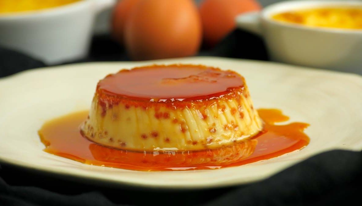 Cremă de zahăr ars – Rețeta tradițională cu ouă, lapte și zahăr