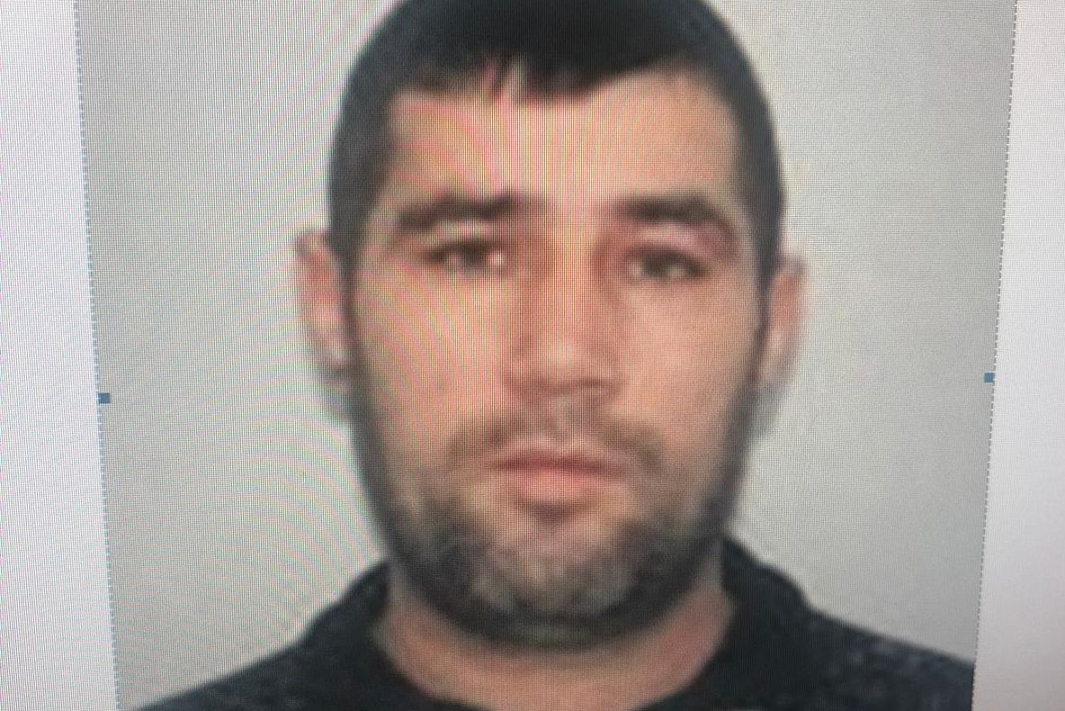 Un deținut condamnat pentru omor a evadat, în Vrancea