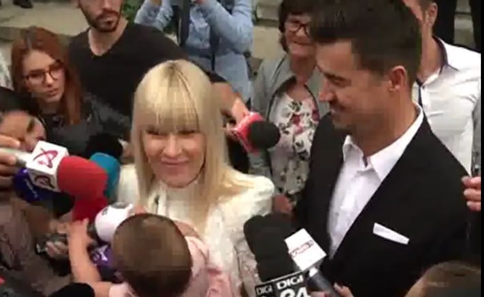 Primele imagini cu fetița Elenei Udrea în ziua botezului