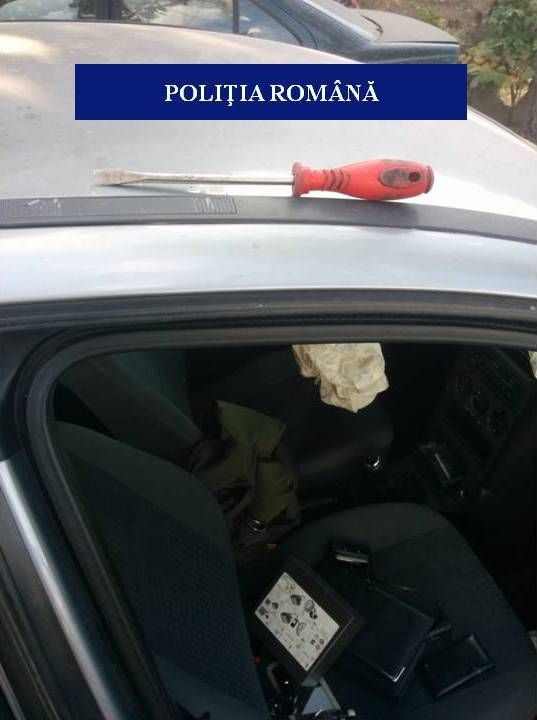 Craiova: Focuri de armă pentru prinderea unui hoţ de maşini