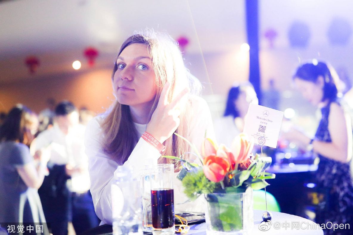 Halep și Andreescu au strălucit la petrecerea jucătoarelor!