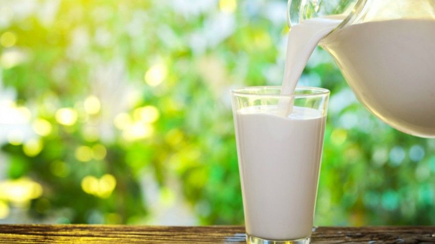 Secretul prin care poți păstra laptele proaspăt fără să îl fierbi