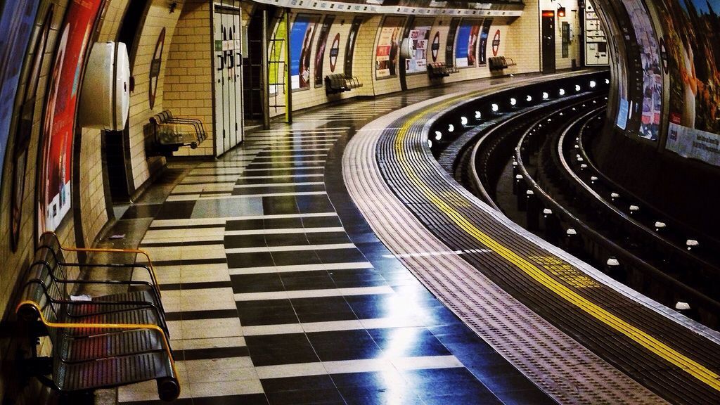 Alertă! O persoană a murit la metrou 