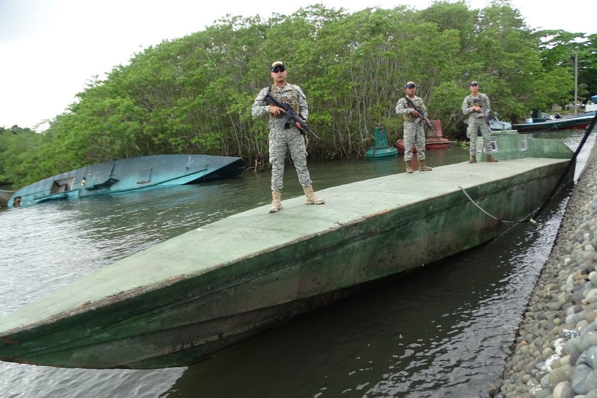 Opt tone de cocaină descoperite într-un narco-submarin