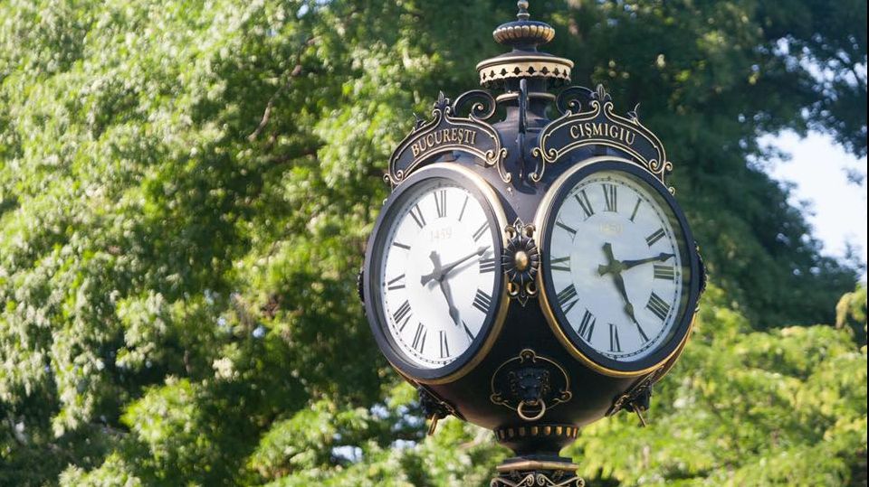 VIDEO Cișmigiul de altădată a rămas doar o AMINTIRE. Parcul din centrul Capitalei a ajuns o imensă GROAPĂ DE GUNOI