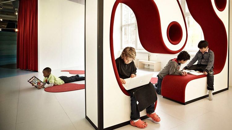 Ambasada Suediei, mesaj viral la început de an școlar