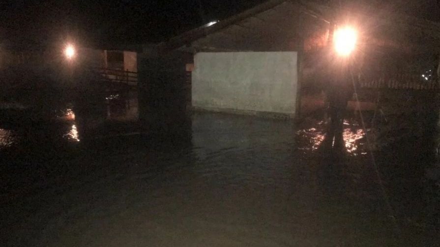 Inundații în satul Sinoe, după o ploaie puternică