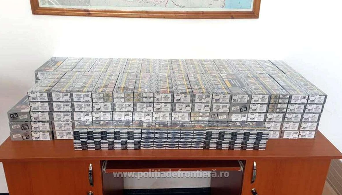 Tutun şi ţigări ascunse printre bagaje, descoperite la Giurgiu