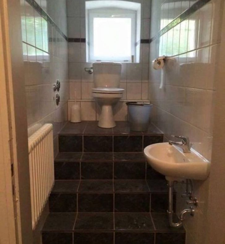 A lăsat meseriașul acasă și a plecat la birou. Când s-a întors, a amuțit. Apoi a văzut restul casei