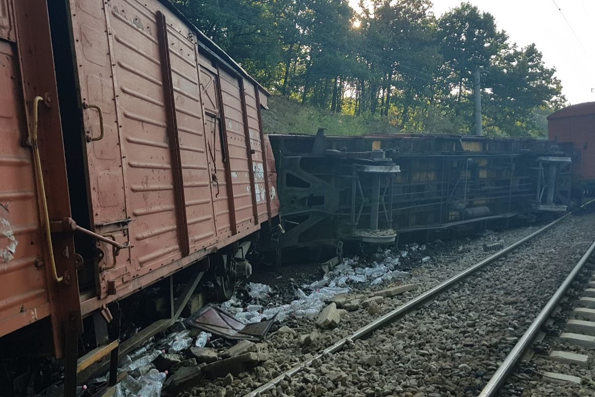 Tren deraiat în apropiere de Drobeta Turnu Severin! Ciculația feroviară este blocată