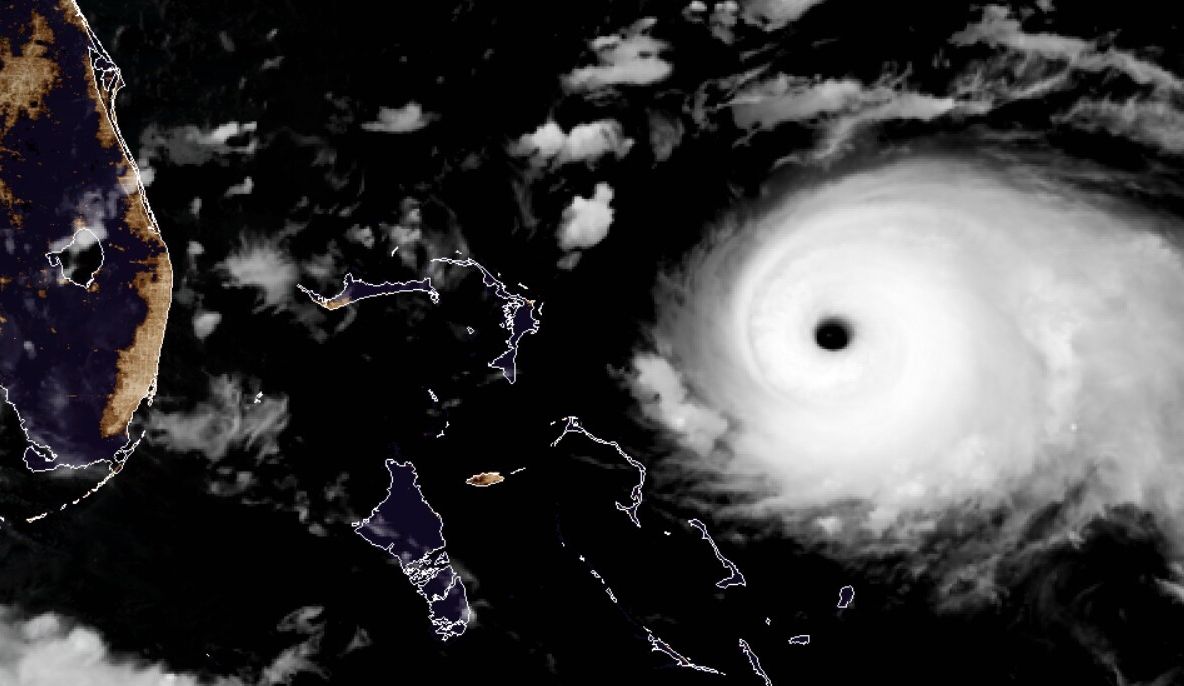 Uraganul Dorian a atins nivelul maxim de intensitate și se îndreaptă spre Bahamas